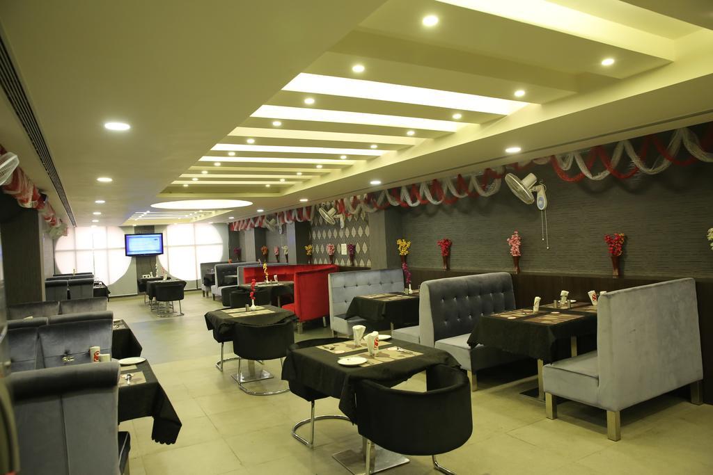 Hotel Sv Kashipur Eksteriør bilde