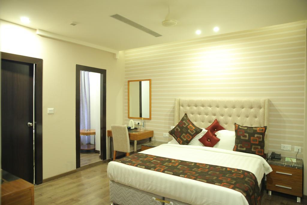 Hotel Sv Kashipur Eksteriør bilde