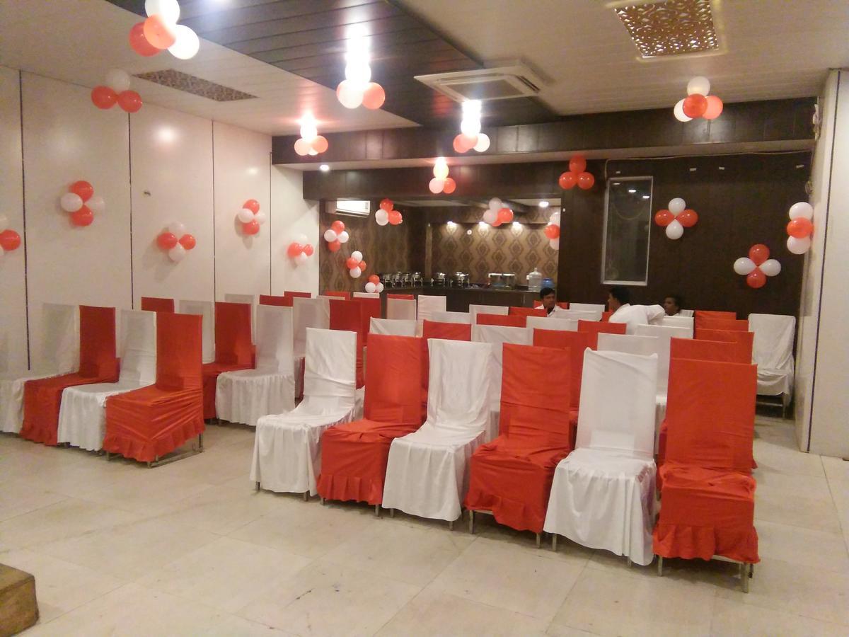 Hotel Sv Kashipur Eksteriør bilde